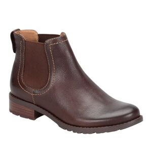 NWOT Softt Women's 8M Selby Pull-On Leather Ankle Bootie Brown Slip-Resistant